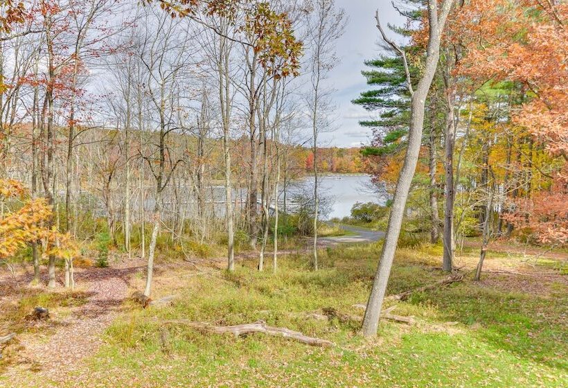 Lakefront Maryland Home   Deck, Grill & Pool Table