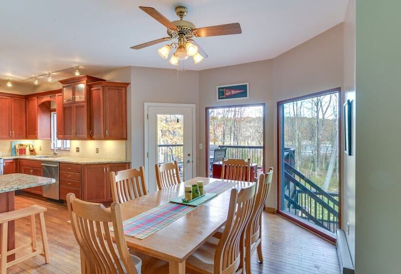 Lakefront Maryland Home   Deck, Grill & Pool Table