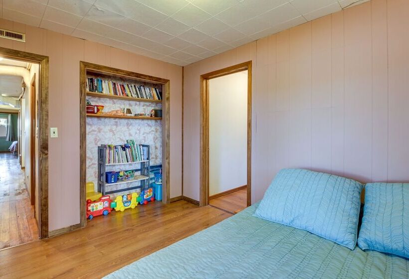 Lakefront Park Rapids Cabin W/ Grill & Fire Pit!