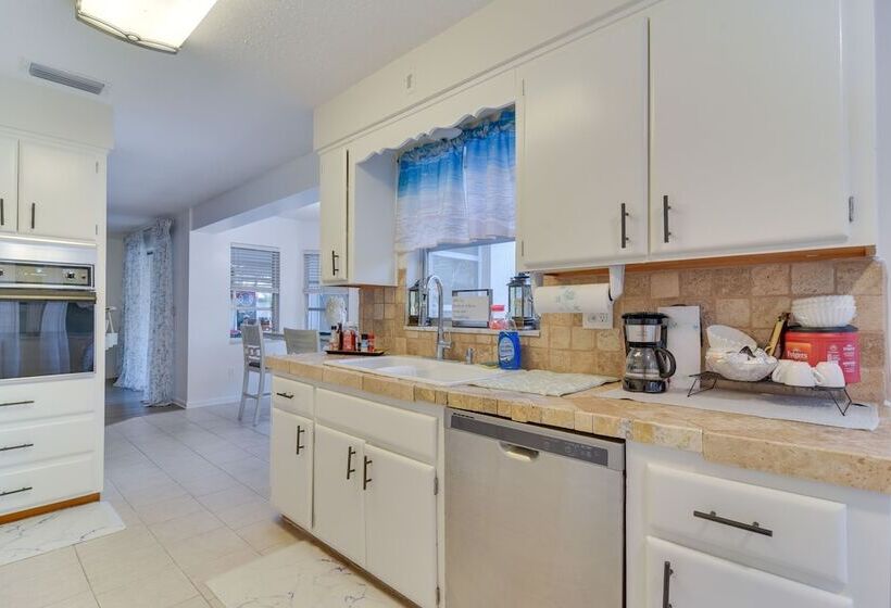 Largo House W/ Backyard Oasis & Proximity To Beach