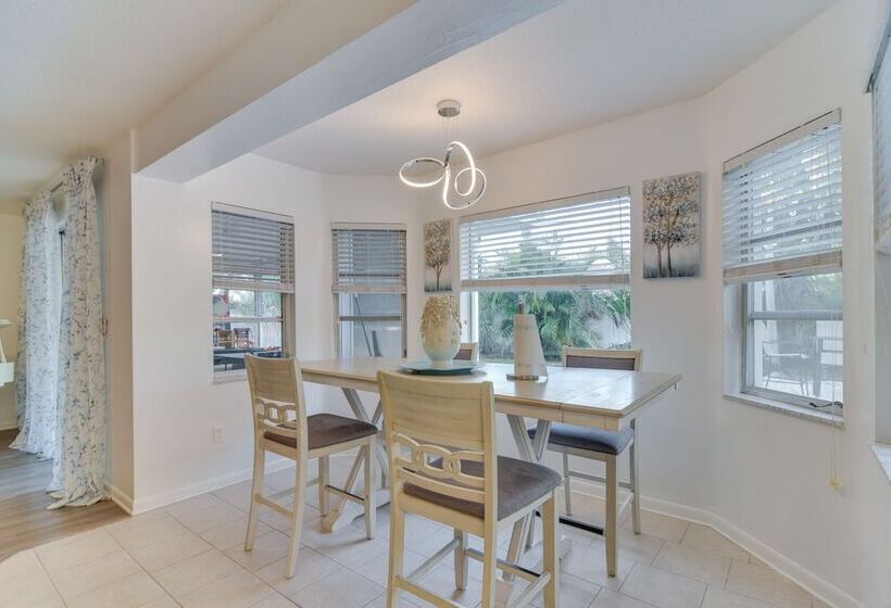 Largo House W/ Backyard Oasis & Proximity To Beach