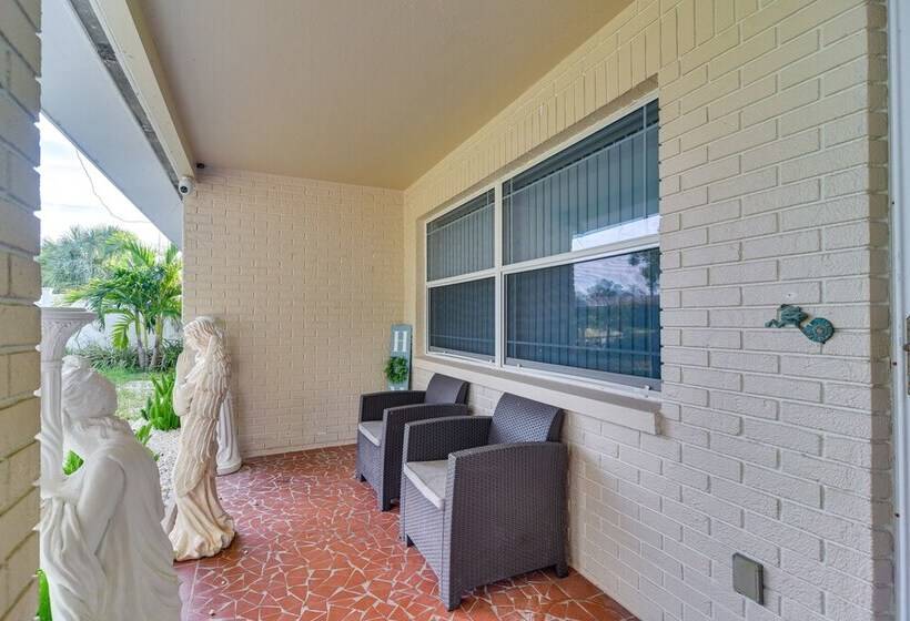 Largo House W/ Backyard Oasis & Proximity To Beach