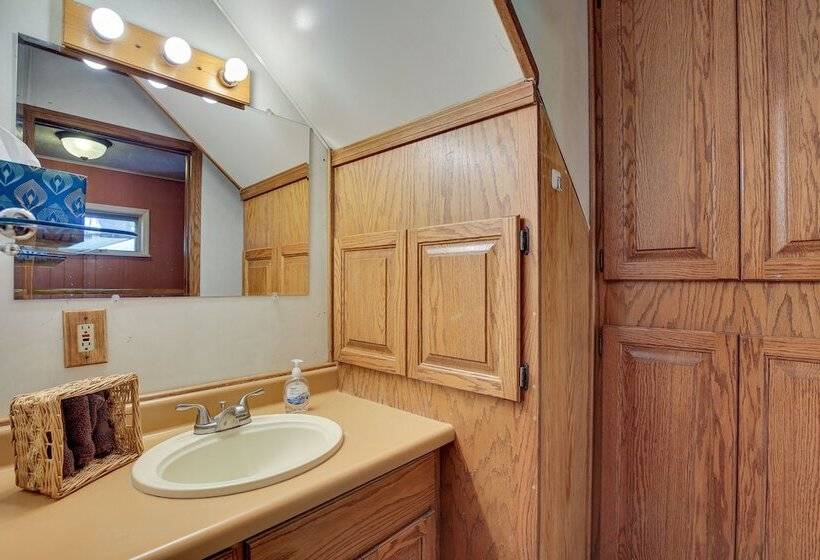 Lead Hideaway W/ Fireplace, Grill & Deck!