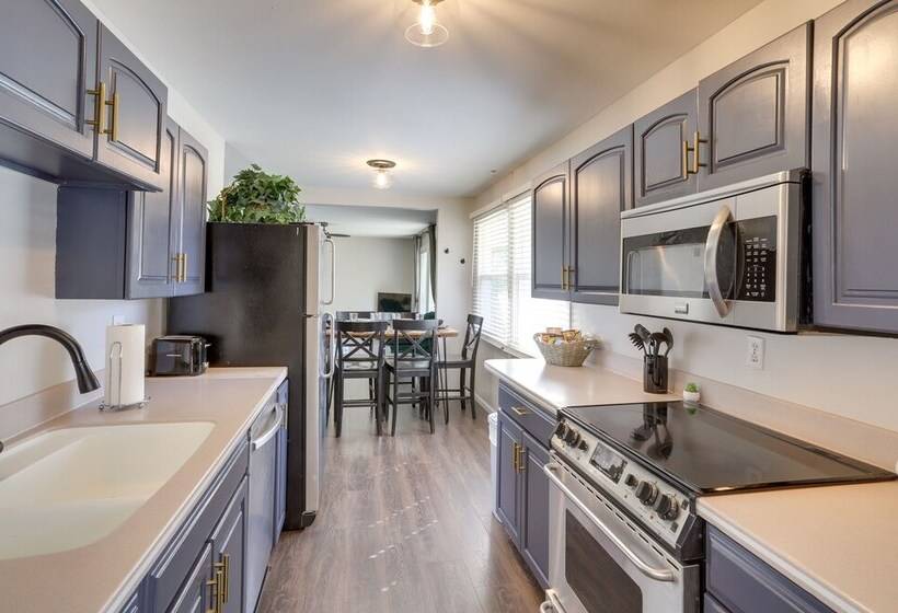 Lovely South Bend Home ~ 3 Mi To Dtwn & Notre Dame