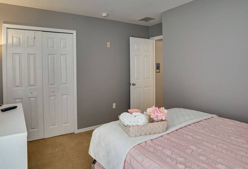 Private Pool: Family Home In Southern Dunes