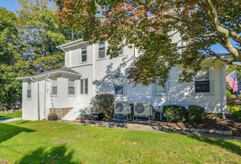 Lovely Westerley Home W/ Yard & Grill!