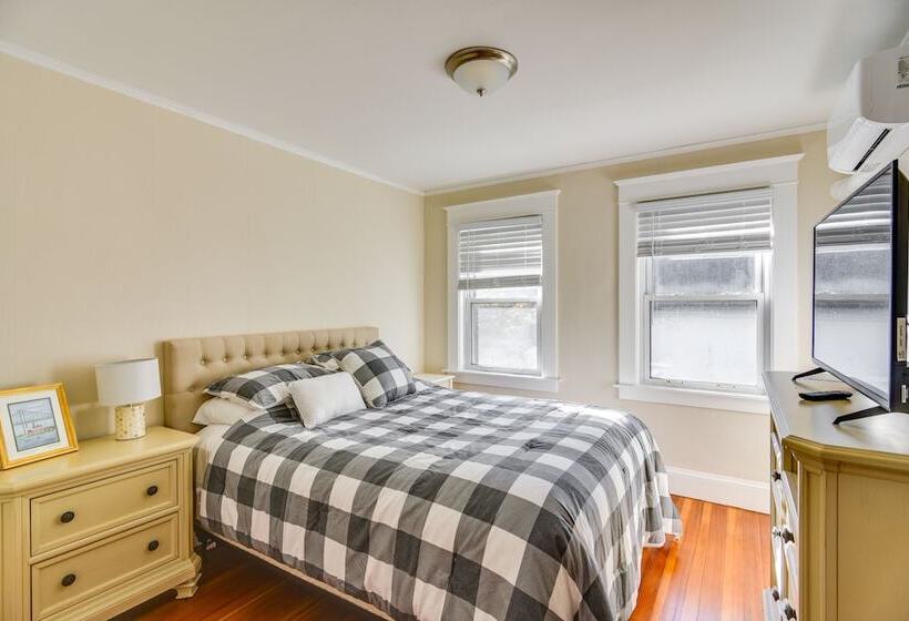 Lovely Westerley Home W/ Yard & Grill!