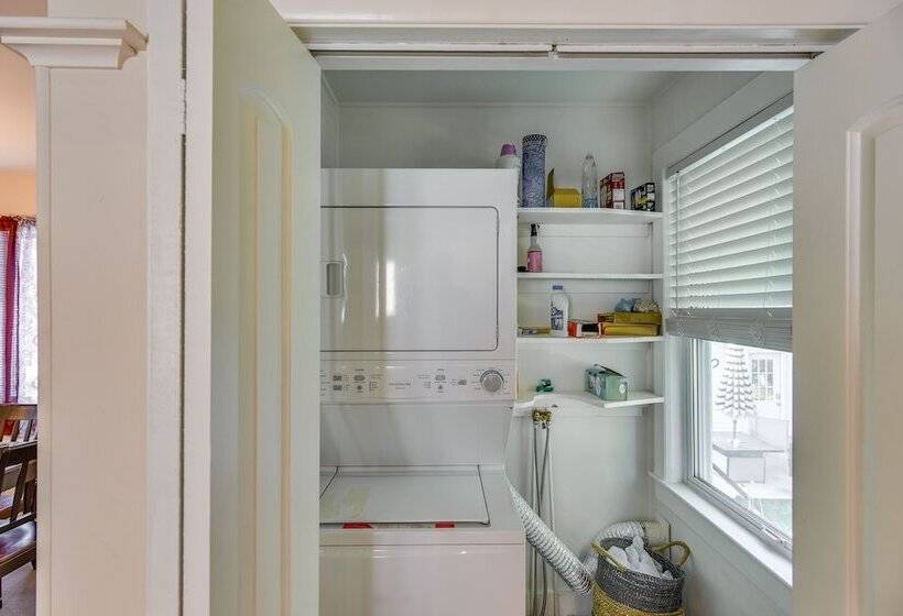 Lovely Westerley Home W/ Yard & Grill!