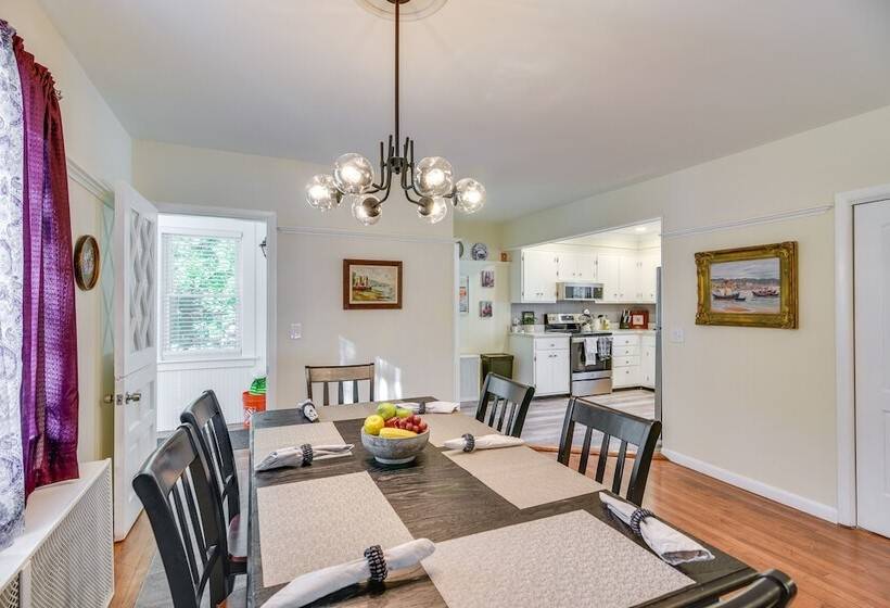 Lovely Westerley Home W/ Yard & Grill!