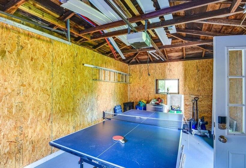 Lovely Westerley Home W/ Yard & Grill!