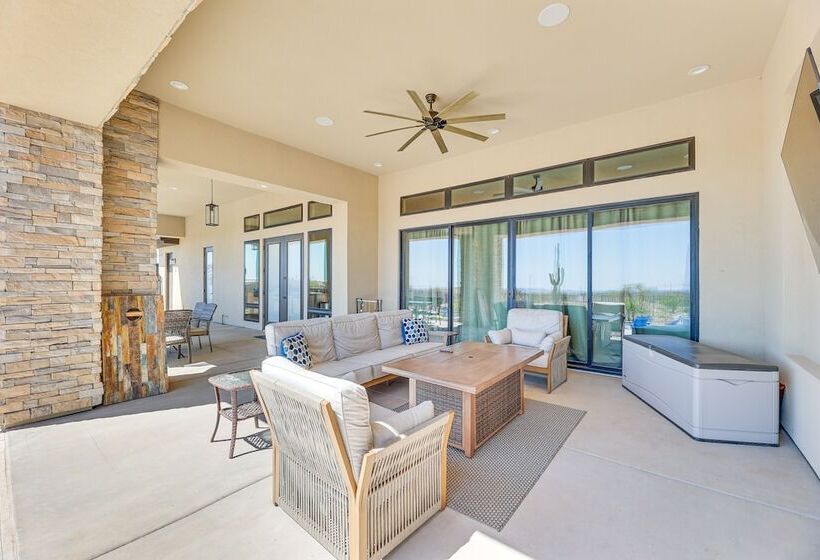 Luxurious Desert Oasis: Fireplace & Private Pool!