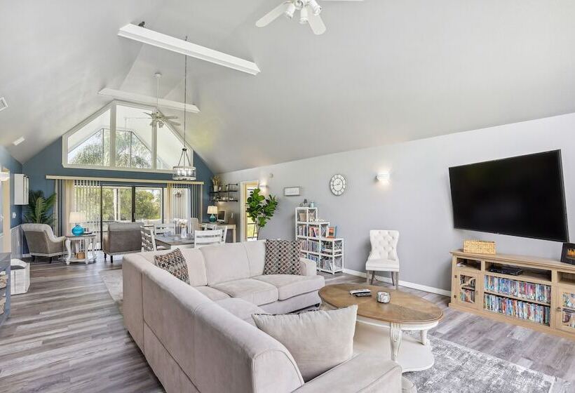 Luxurious Florida Home W/ Pool & Canal Access