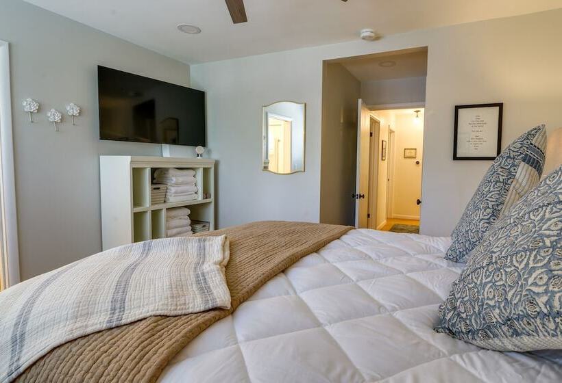 Luxurious Morgantown Retreat W/ Stunning Views!