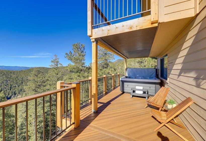 Conifer Haven: Hot Tub & Staunton State Park View