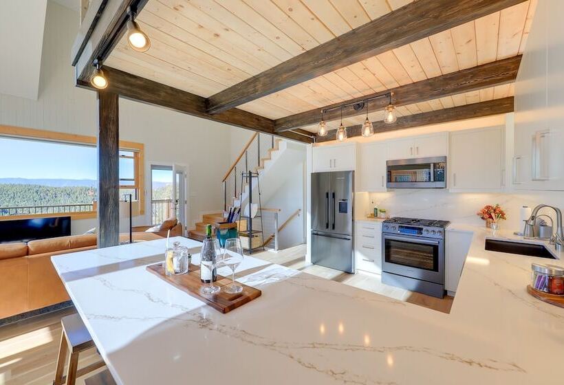 Conifer Haven: Hot Tub & Staunton State Park View