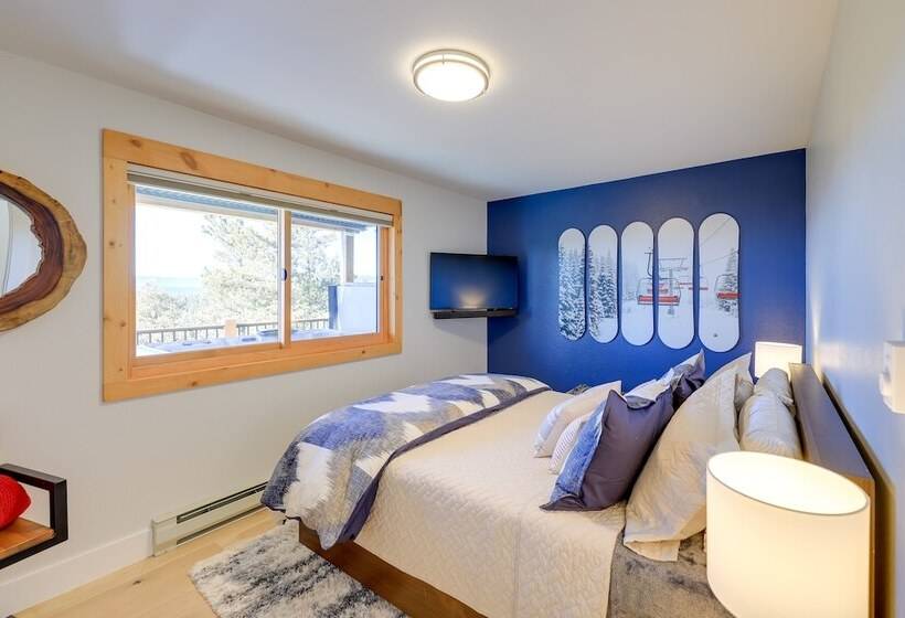 Conifer Haven: Hot Tub & Staunton State Park View