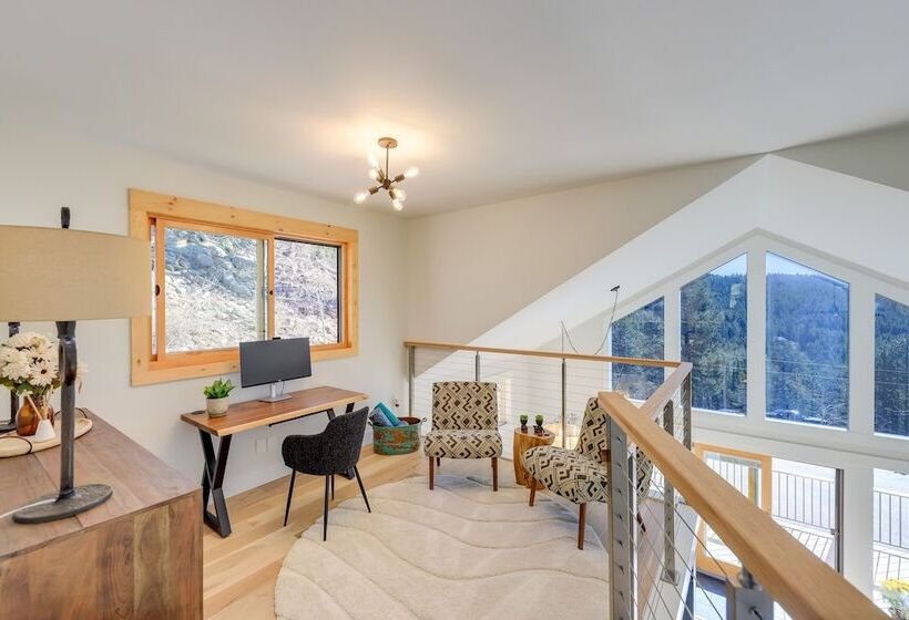 Conifer Haven: Hot Tub & Staunton State Park View