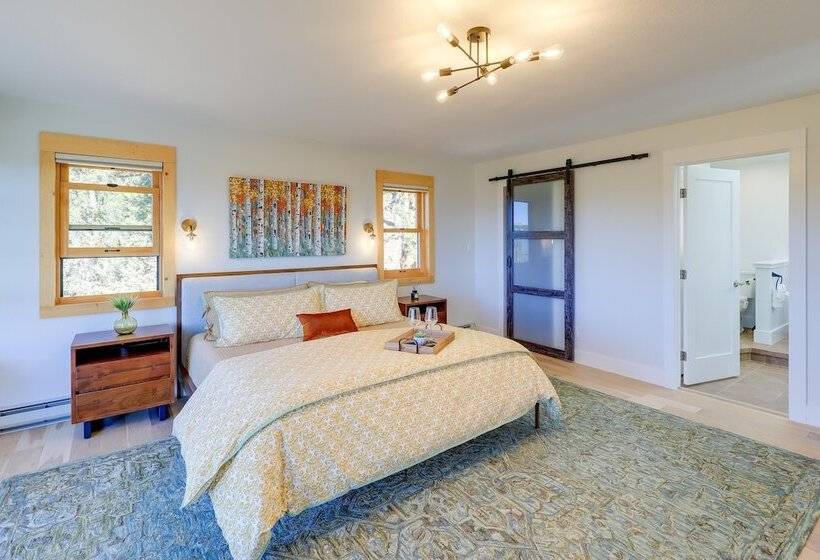 Conifer Haven: Hot Tub & Staunton State Park View