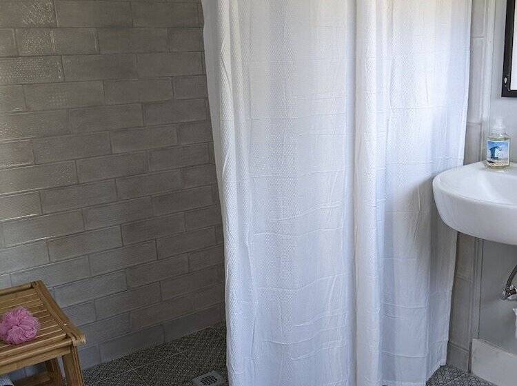 M G Richardson Bed & Breakfast