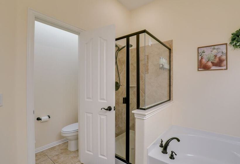 Covered Patio & Large Yard: Mansfield Home