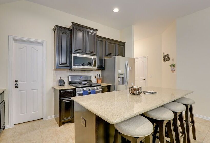 Covered Patio & Large Yard: Mansfield Home