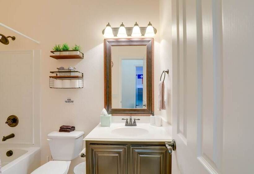 Covered Patio & Large Yard: Mansfield Home