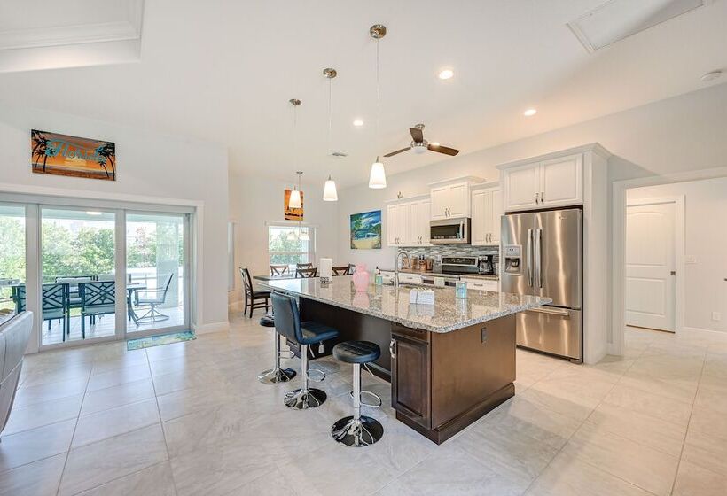 Marco Island Home W/ Heated Pool + Screened Lanai!