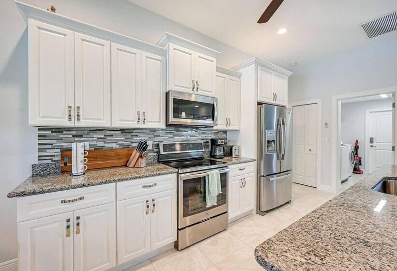 Marco Island Home W/ Heated Pool + Screened Lanai!