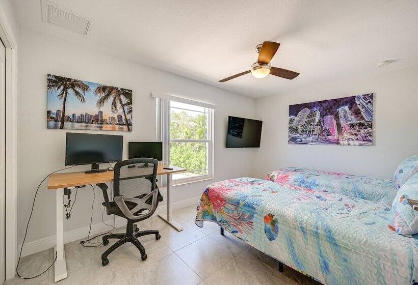 Marco Island Home W/ Heated Pool + Screened Lanai!