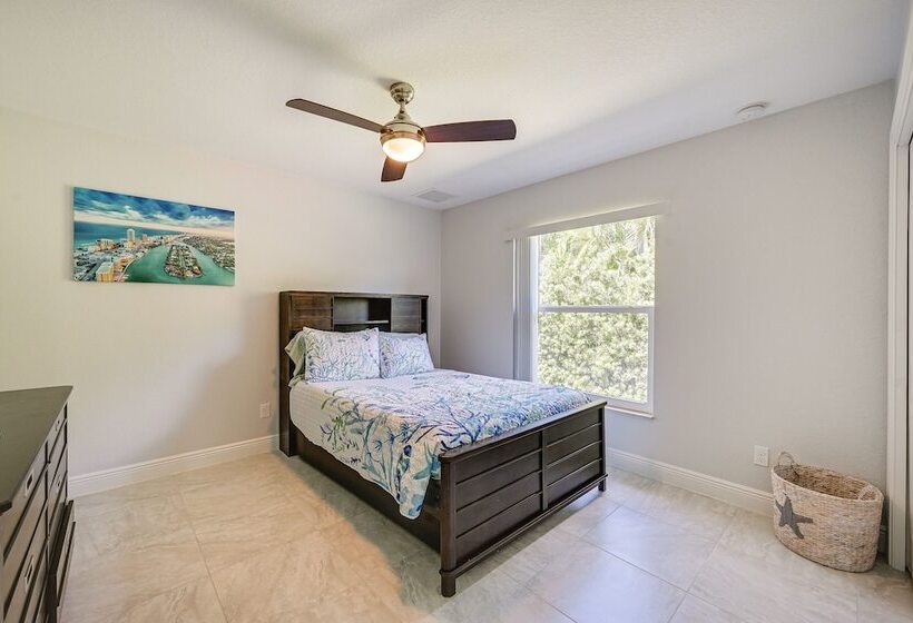 Marco Island Home W/ Heated Pool + Screened Lanai!