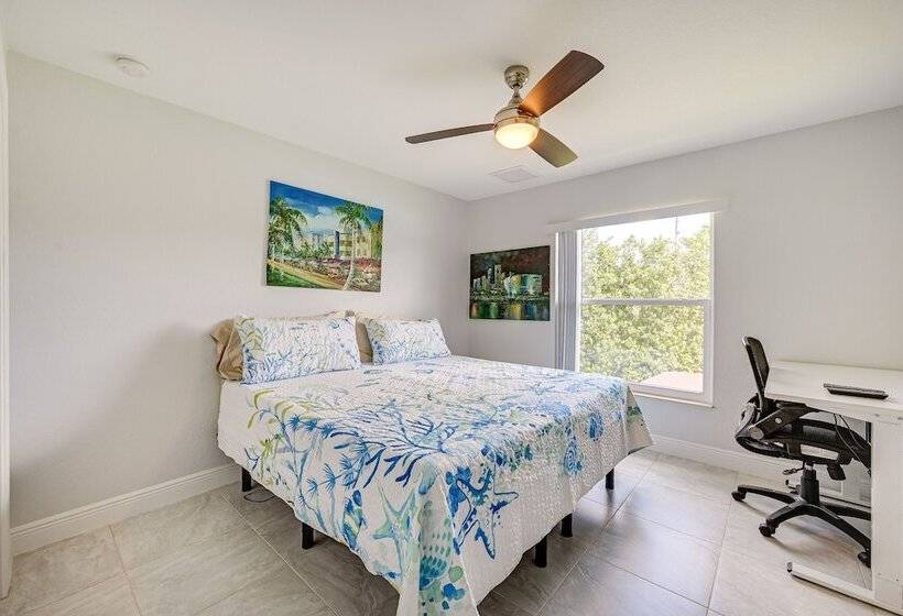 Marco Island Home W/ Heated Pool + Screened Lanai!