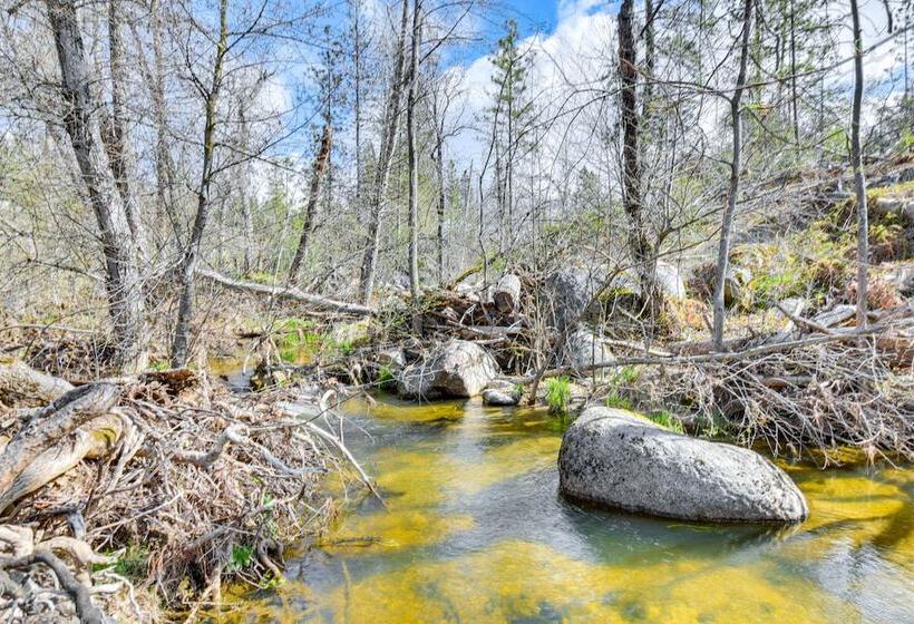 Waterfront Mariposa Hideaway: Hot Tub & Mtn Views!
