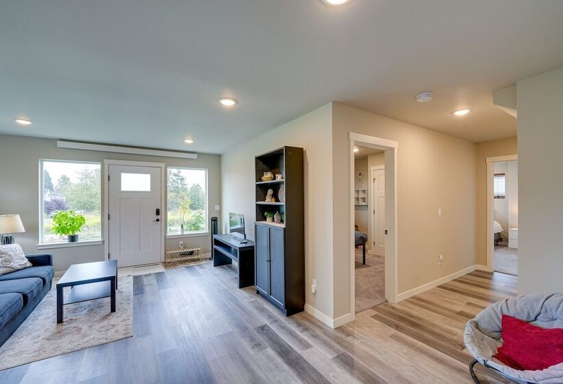 Modern Blaine Vacation Rental, 33 Mi To Vancouver!