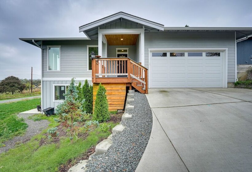 Modern Blaine Vacation Rental, 33 Mi To Vancouver!