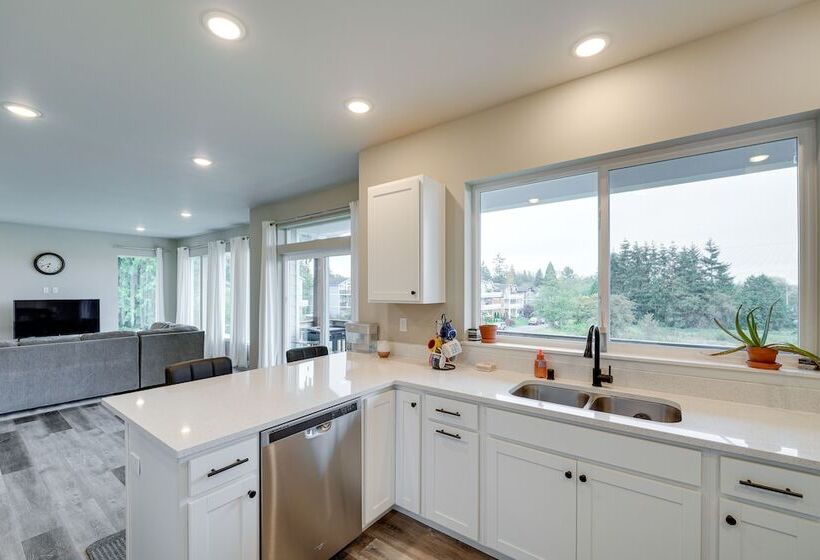 Modern Blaine Vacation Rental, 33 Mi To Vancouver!