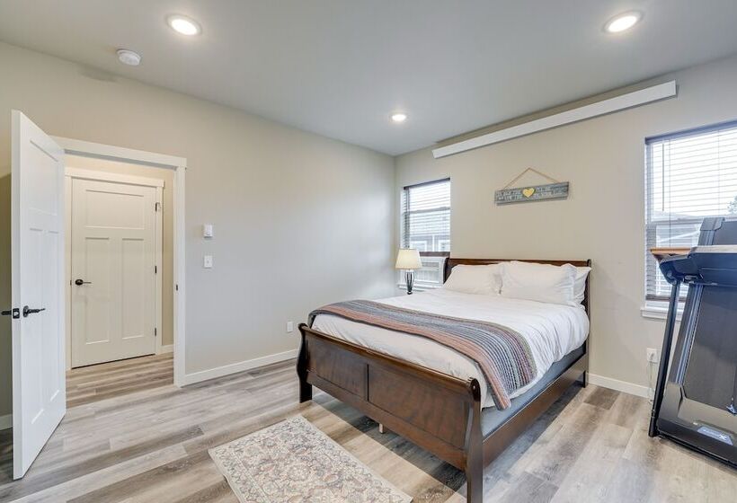 Modern Blaine Vacation Rental, 33 Mi To Vancouver!