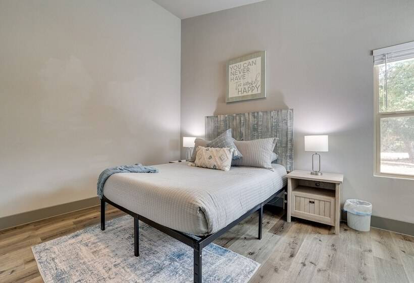 Modern Canyon Lake Vacation Home W/ Furnished Deck