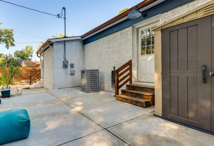 Modern Charlotte Retreat ~ 1 Mi To Boa Stadium!