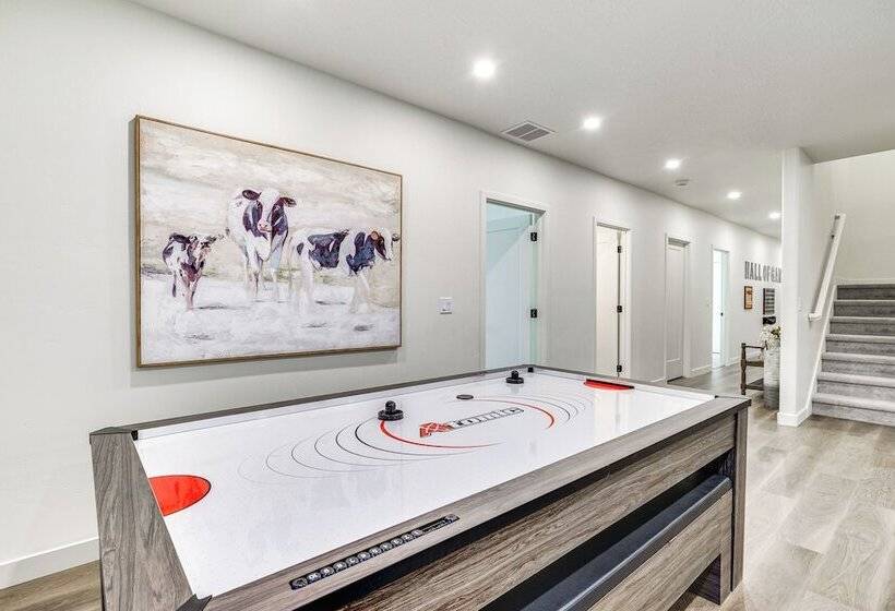 Modern Farmhouse In Herriman W/ Mountain Views!