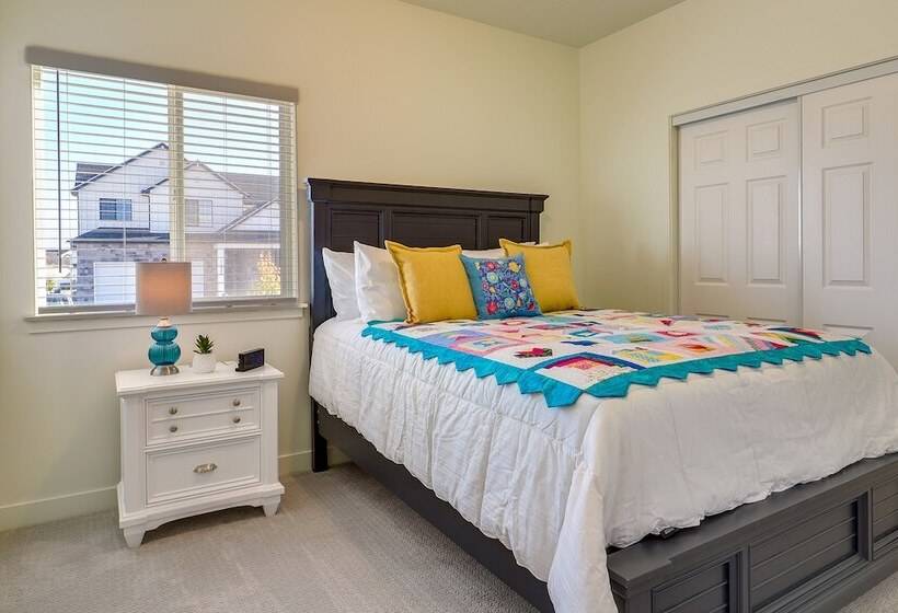 Modern Farmhouse In Herriman W/ Mountain Views!