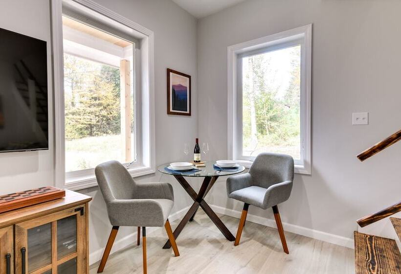 Modern Mountain Home Near Smugglers Notch & Stowe
