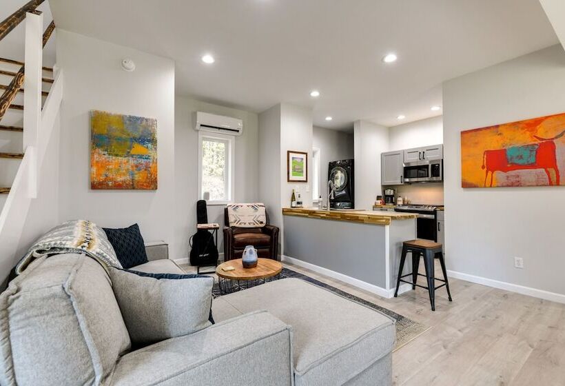 Modern Mountain Home Near Smugglers Notch & Stowe