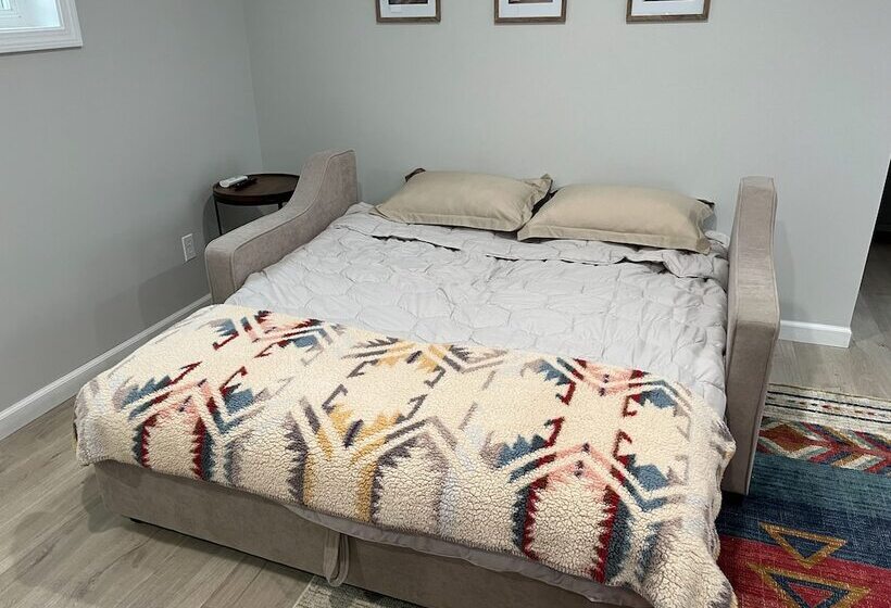 Modern Mountain Home Near Smugglers Notch & Stowe