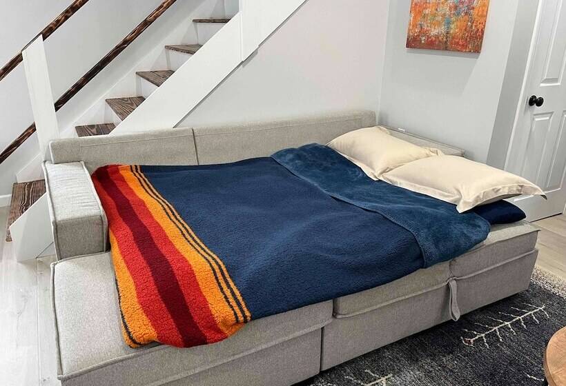 Modern Mountain Home Near Smugglers Notch & Stowe