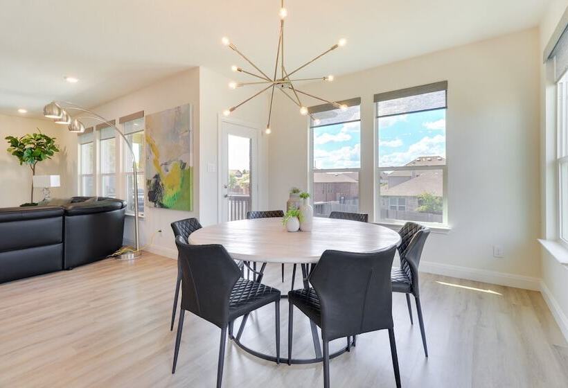 Modern Round Rock Retreat W/ Private Hot Tub