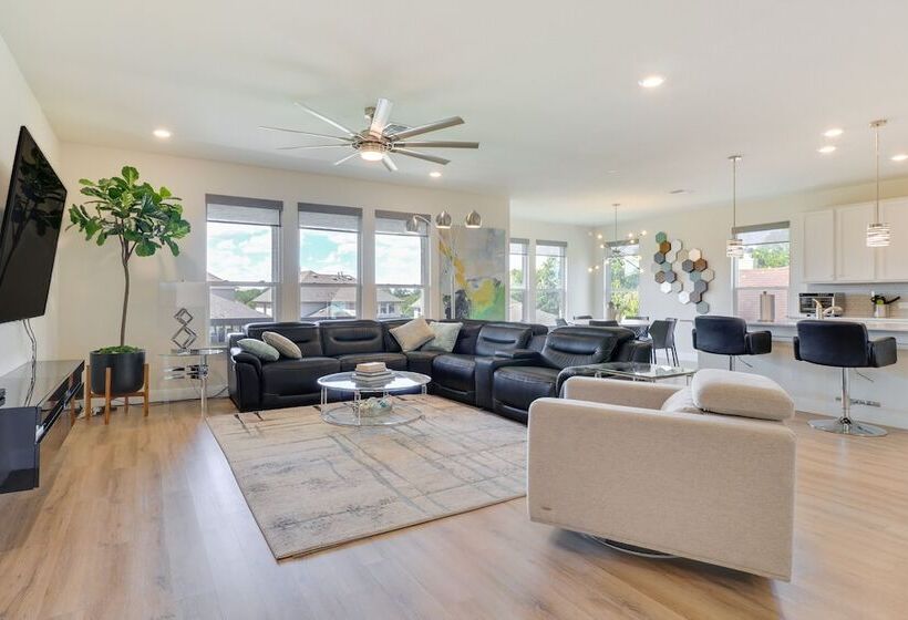 Modern Round Rock Retreat W/ Private Hot Tub