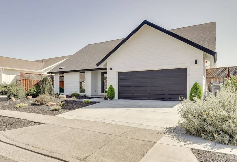 Modern Santa Rosa Retreat   Close To Wineries!