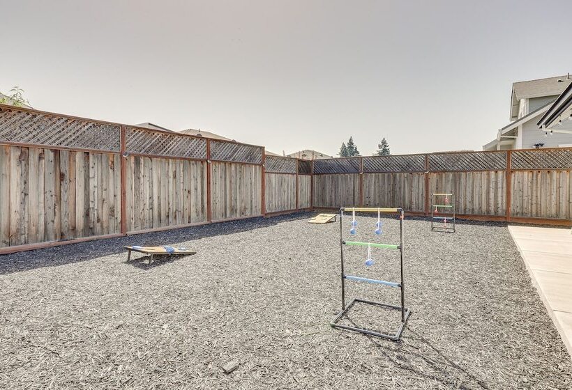 Modern Santa Rosa Retreat   Close To Wineries!