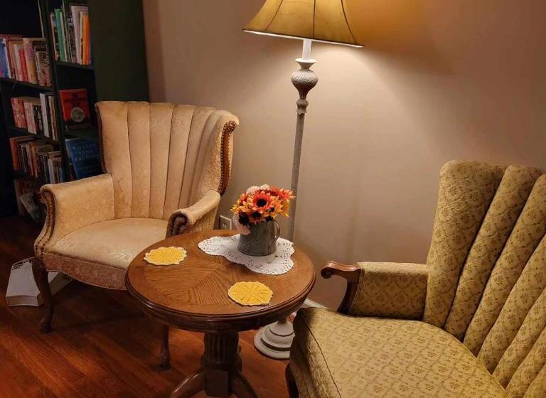 Moonlight Manor Bed And Breakfast