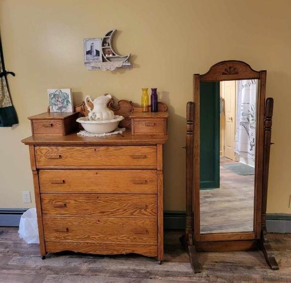 Moonlight Manor Bed And Breakfast